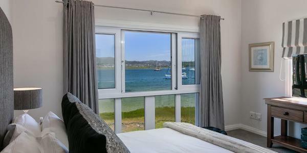 On The Water - Thesen Apartment Knysna Luaran gambar