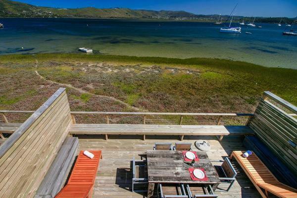 On The Water - Thesen Apartment Knysna Luaran gambar